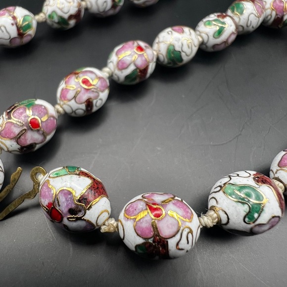 Vintage White Enamel Chinese Floral Cloisonné Beaded Necklace Oval Beads - Picture 3 of 5